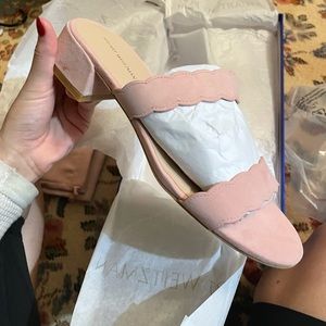 STUART WEITZMAN SANTORINI SCALLOP SANDAL